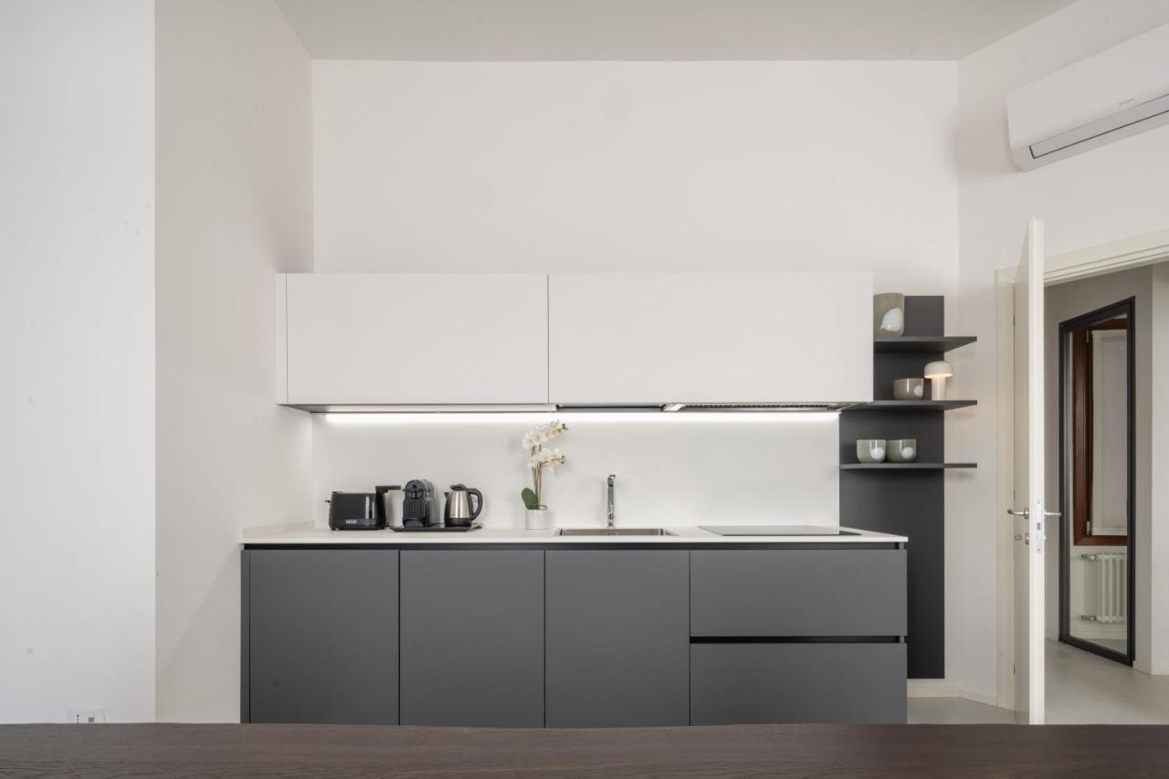 Design Apartment With Balcony On The Grand Canal R&R Венеция Екстериор снимка